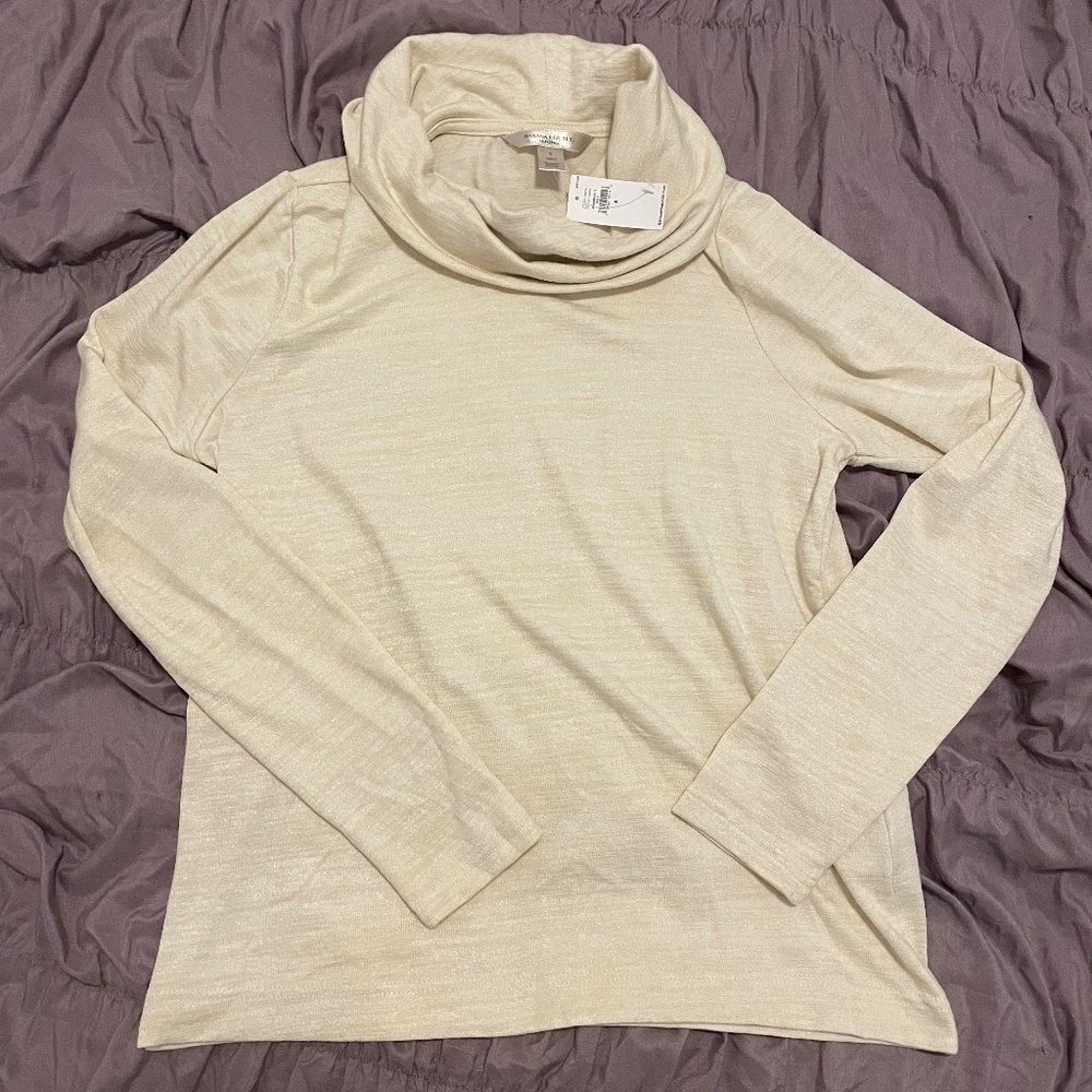 Banana Republic Cream Sweater Size Small NWT